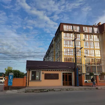 Marine Club
